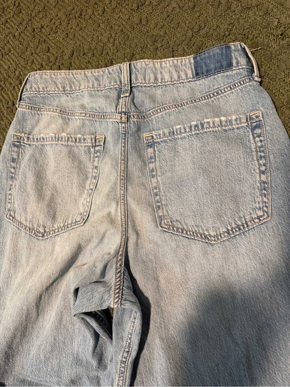 Light Blue Hollister Women’s High-Rise Straight Long Light Weight Jeans